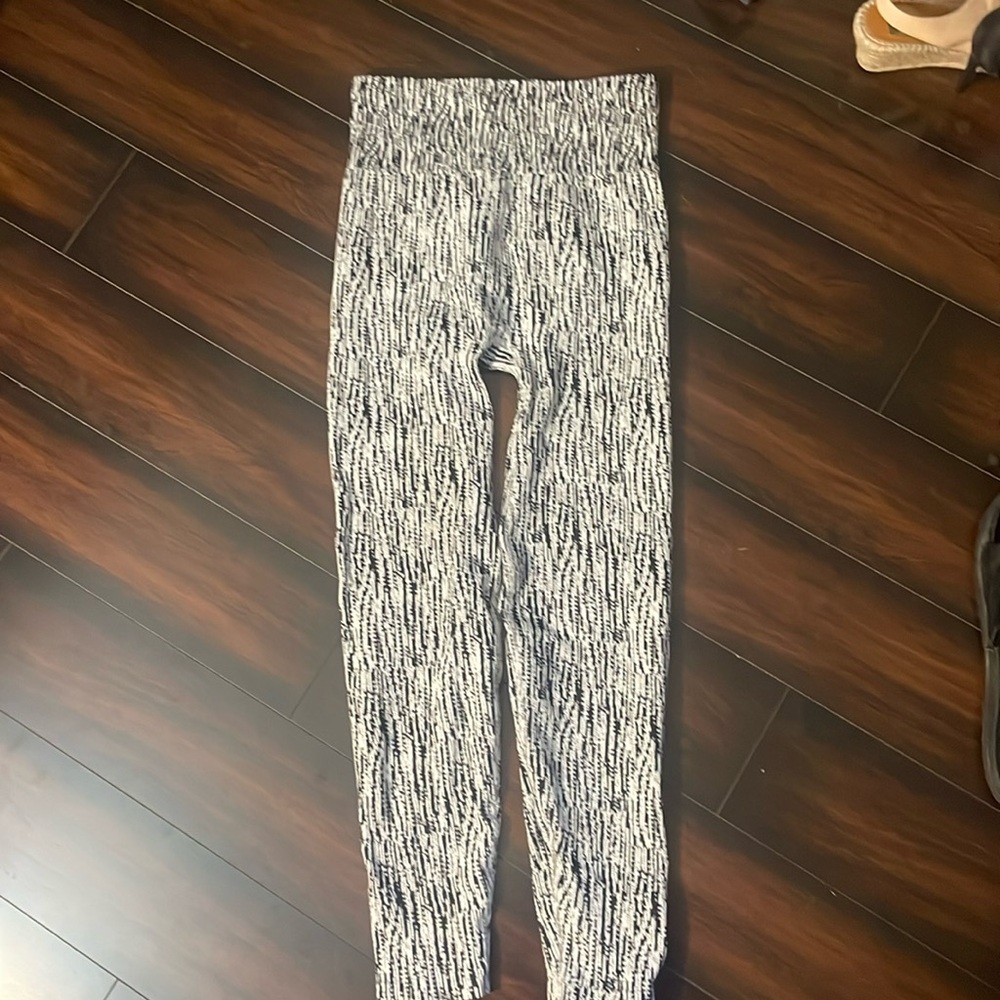 Athleta textured zebra leggings